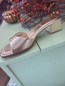 Linda gold heel