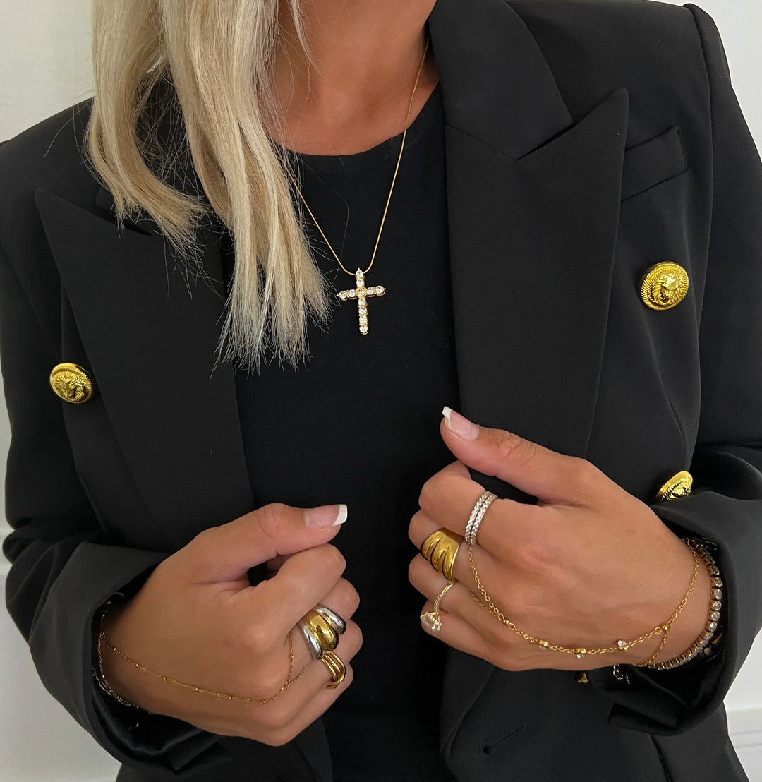 CHANSUTT PEARLS | Diamond Cross Necklace