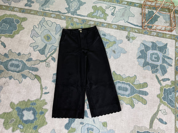 Black Cropped Pant