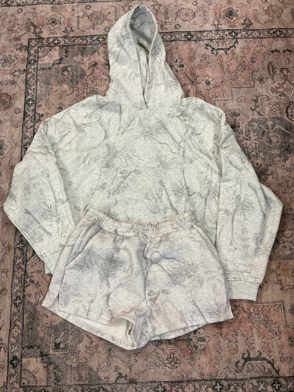 White camo set