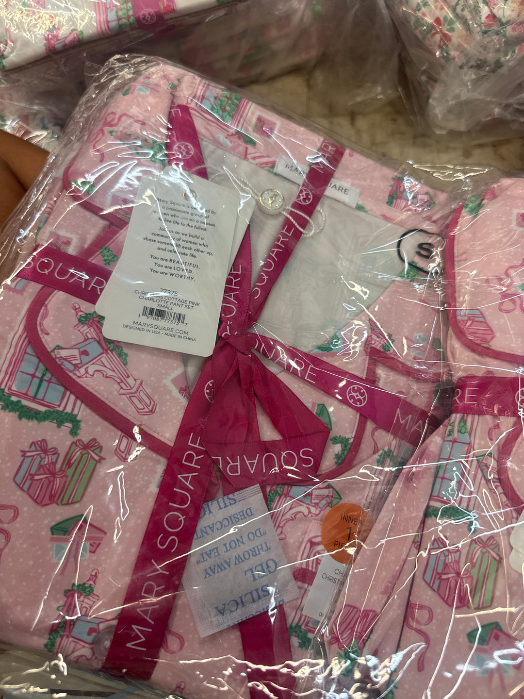 CHARLOTTE PANT SET
CHRISTMAS COTTAGE PINK