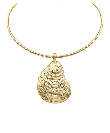 The Oyster Pendant Necklace