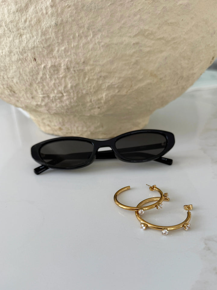 CHANSUTT PEARLS | Willow Hoops