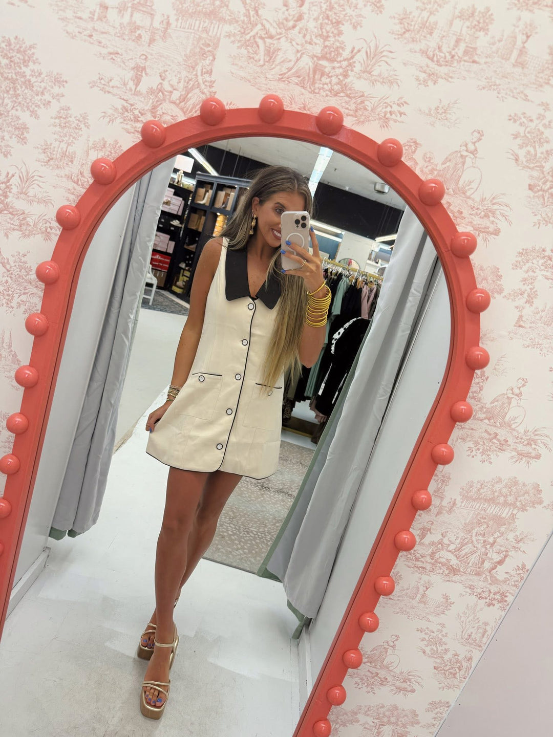 Chic Contrast Collar Shift Dress